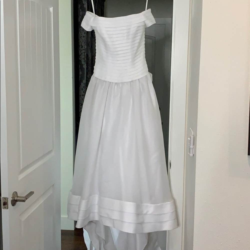 White Oleg Cassini wedding 👰 Dress sz12